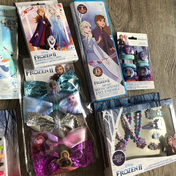 Frozen gift lot!!! - Picture 6 of 7